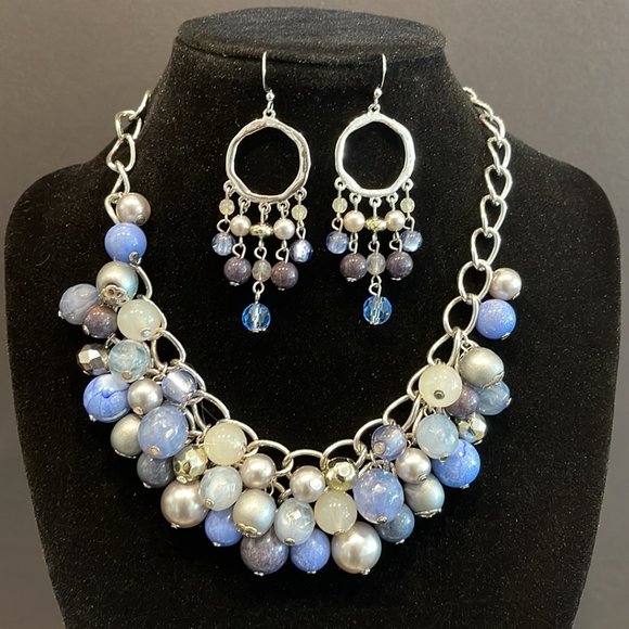 Jewelry - Multcolored Pearl Plastron Necklace & Earrings